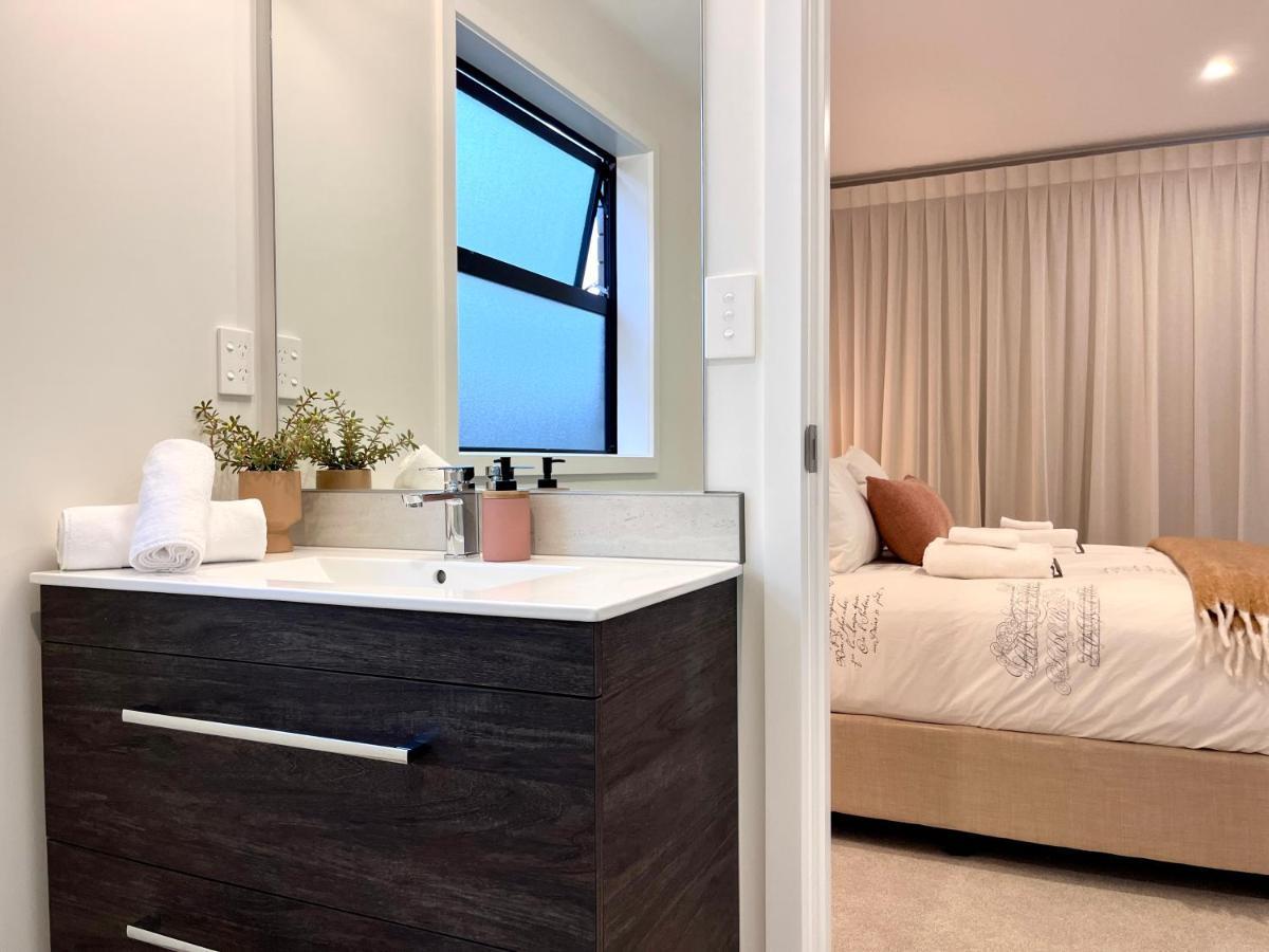Luxury Villa, Central, Golf And Cafes - By Kosh Bnb แฮมิลตัน ภายนอก รูปภาพ